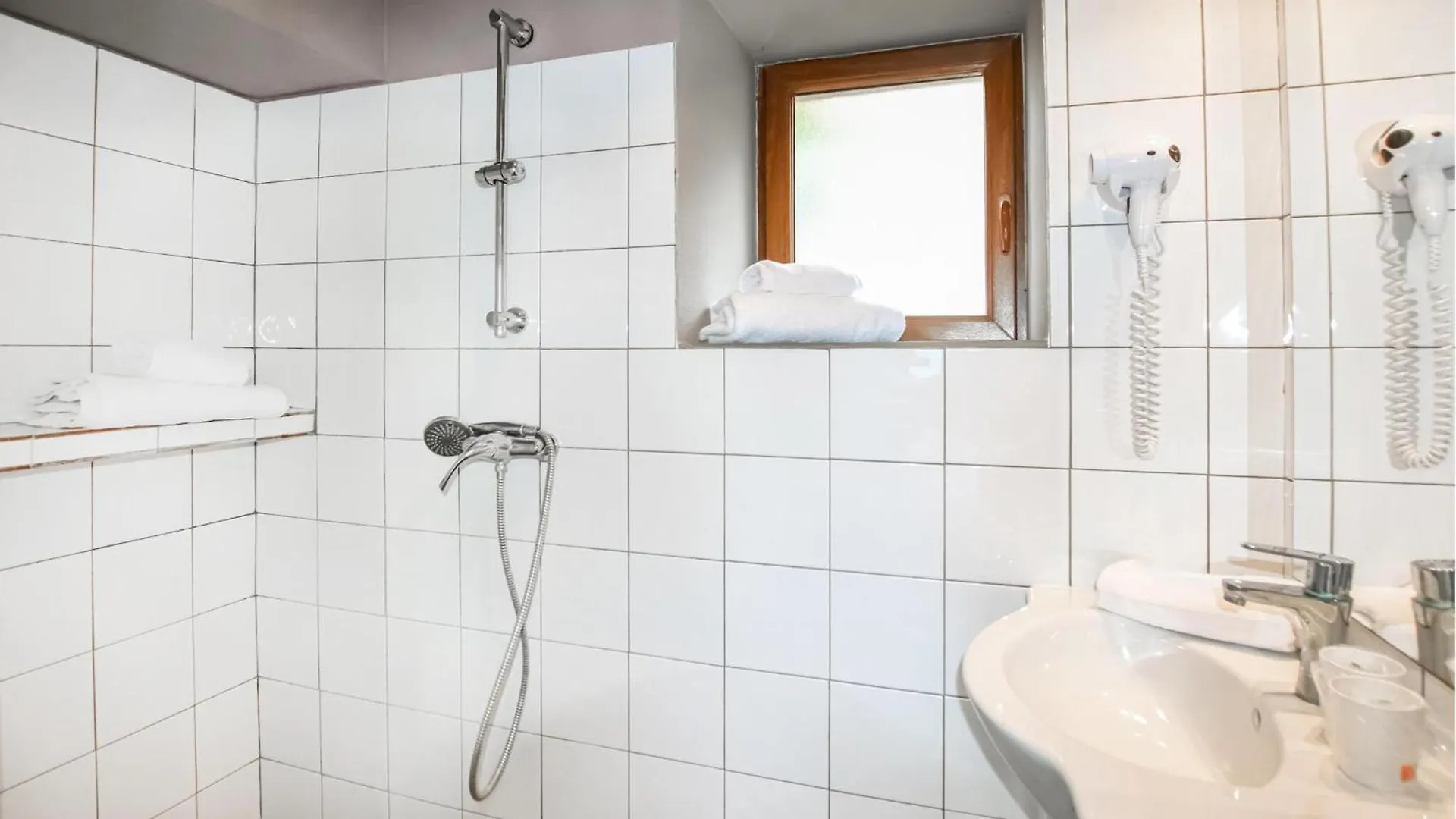 Lovely Home In Privas With Sauna 0*,
